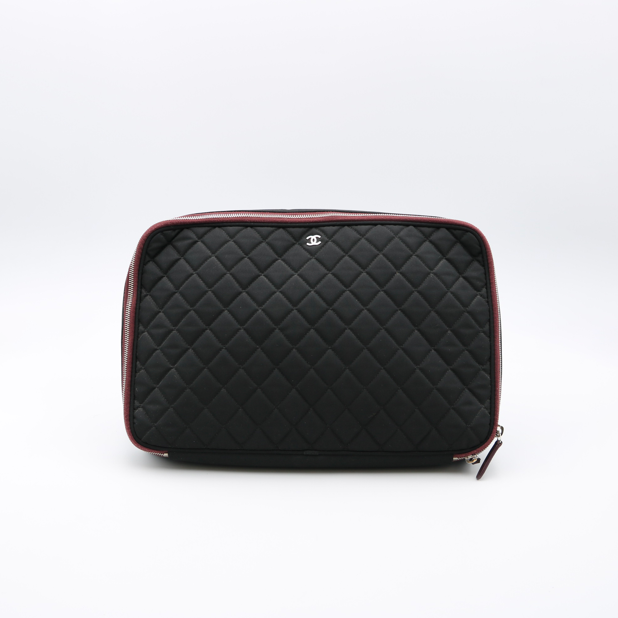 CHANEL Pochette ordinateur CC Toile matelassee noir et bordeaux Depot Vente Luxe Passy